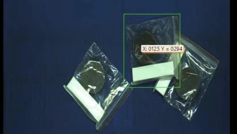 Perfectly positioned plastic bags – with classic machine vision and deep learning